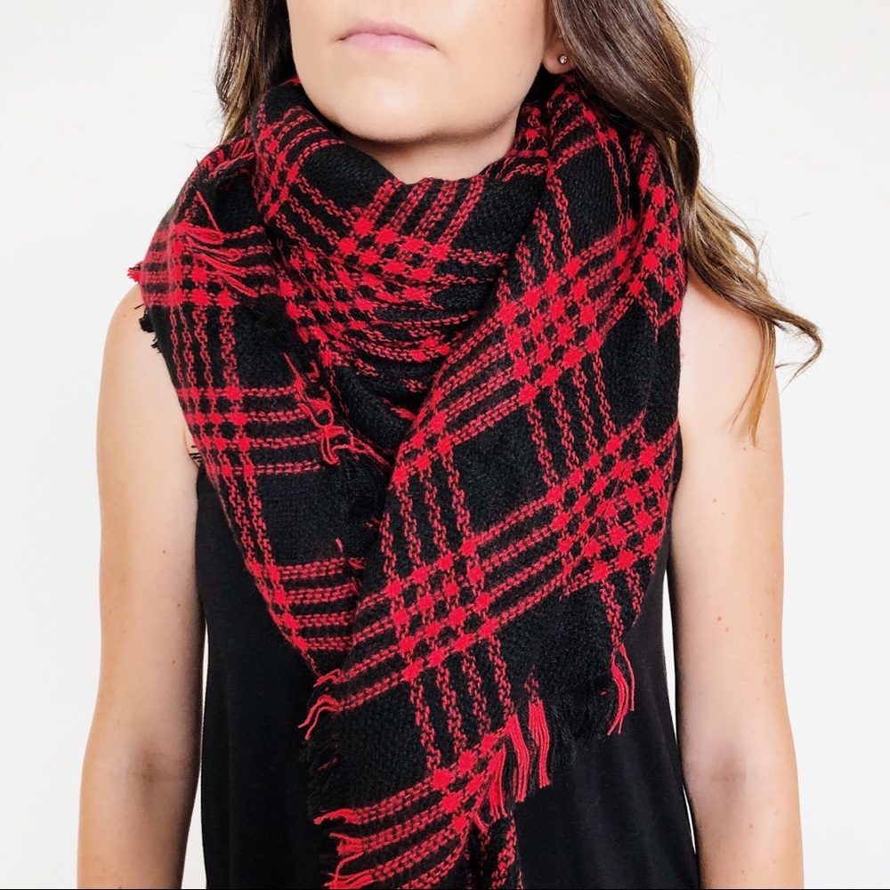 CLEARANCE NWT Plaid Blanket Scarf